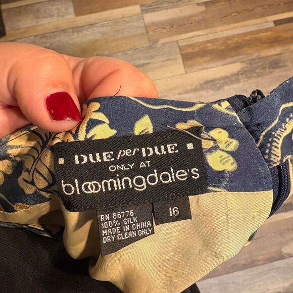 Blue and yellow floral skirt| Bloomingdales plus size |Midi - Picture 6 of 6